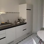 Center Of Geneva - Bedroom & Kitchen