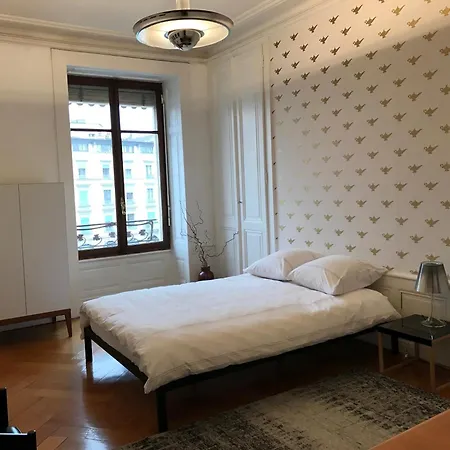 Séjour chez l'habitant Center Of - Bedroom & Kitchen Genève
